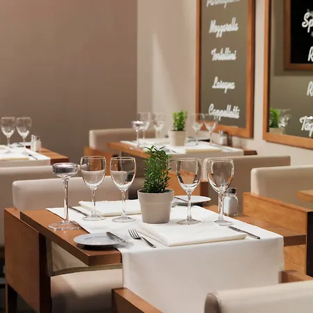 Hotel H10 Palmeras 4*