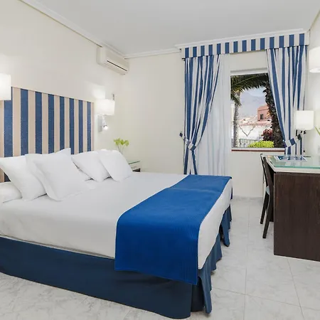 Otel H10 Palmeras 4*