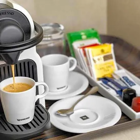 أتش10 لاس بالميراس فندق 4*