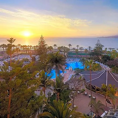 H10 Palmeras Hotel 4*