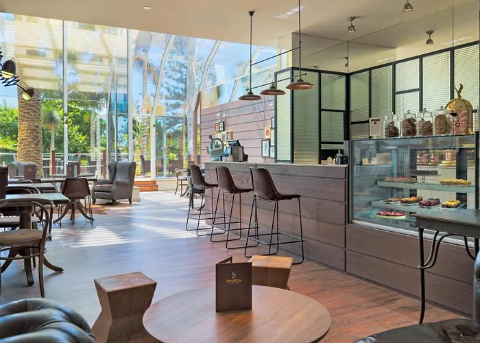 H10 Palmeras Hotel 4*